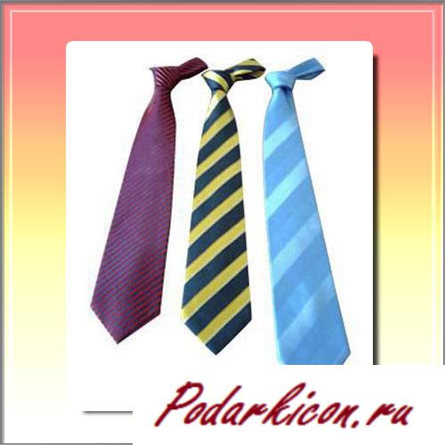 Что подарить одноклассникам на 23 февраля? Оригинальное и дешевое